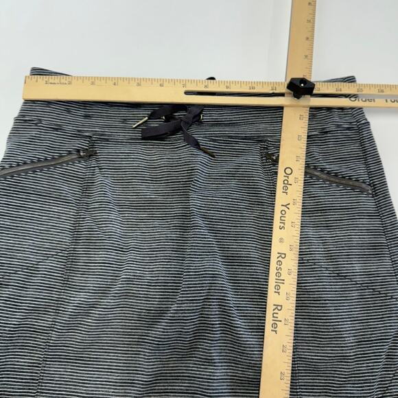 Athleta Skirt Womens Small Grey Striped‎ Modern Metro Tennis Athletic - Picture 5 of 7